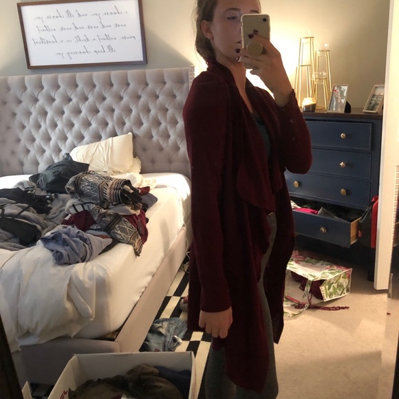 Burgundy cardigan - Picture 3 of 4